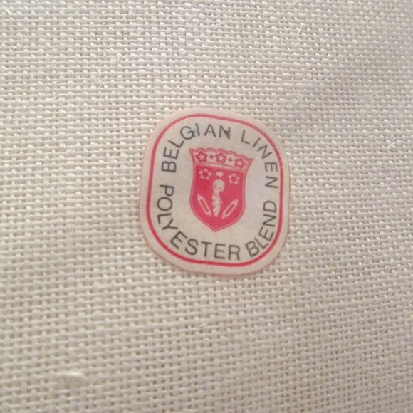 Matouk Belgian Linen Blend 8-Piece Rectangle Placemat Napkin Set 13" x 19" New - Picture 3 of 4